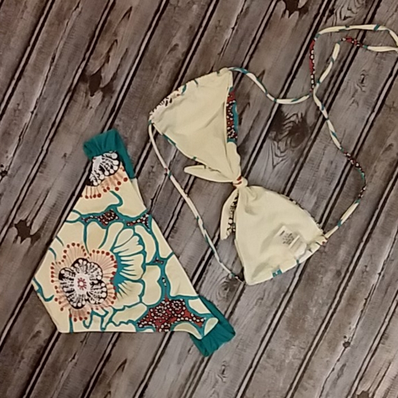 💙L Space Creme & Aqua berry drop bikini💙 - Picture 5 of 8